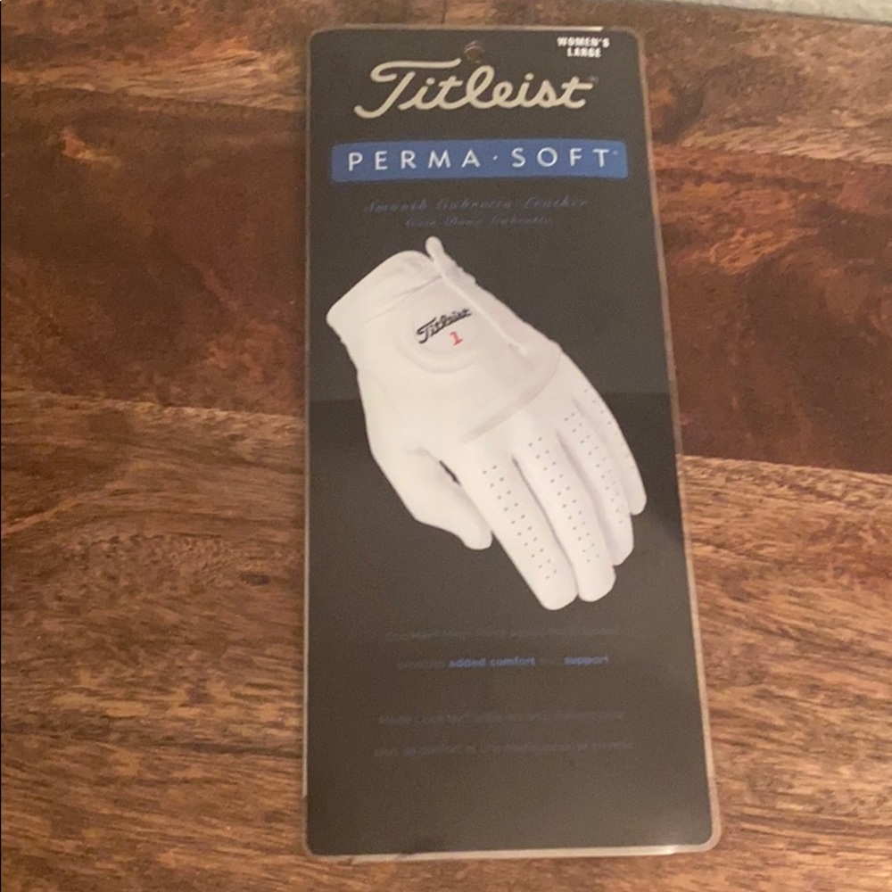 Titleist women’s golf glove
